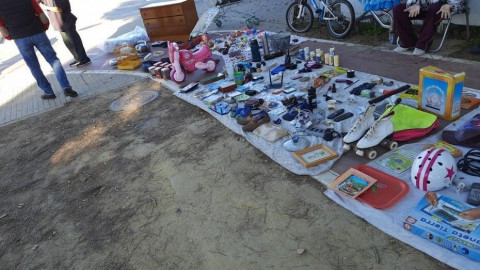 Verdes Equo propone cambiar la ubicaci&oacute;n del rastrillo del domingo para liberar el carril bici de la avenida Carlos Cano