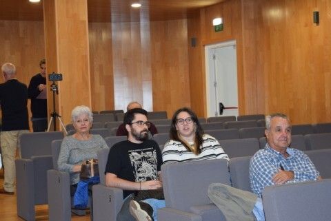 Asistentes a la presentación de la presentación del libro 'El último latido de Laika'