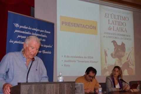 Prudente Arjona, portavoz de Ateneo Rota, Eugenio Manuel Fernández y Bárbara Rodríguez Bravo