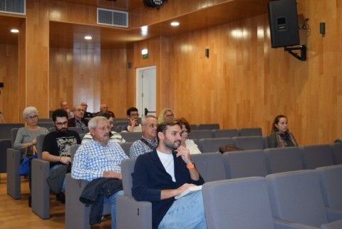 Asistentes a la presentación de la presentación del libro 'El último latido de Laika'