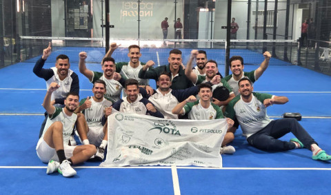 El equipo masculino del Club Pádel Rota, campeón de la Copa de España en categoría bronce
