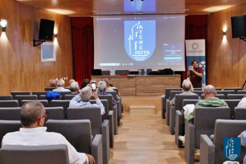 El Ateneo de Rota trabaja en crear un grupo de teatro e invita a los interesados a sumarse