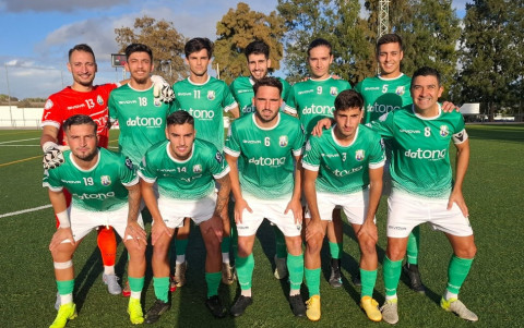 El C.D. Rota empata y suma otro punto fuera de casa