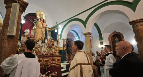 Bendecida la imagen de la virgen del Carmen que pasará a ser titular de la iglesia de Rota con el mismo nombre