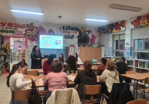 Celebrado el taller de “Escuela de familias” que abordó la educación en la era de la prisa
