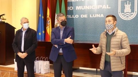 El alcalde, el director de la EFI y el delegado de Deportes