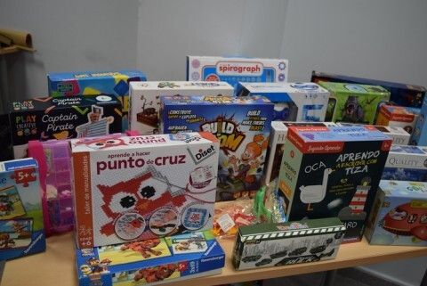 Juguetes recolectados por la Polic&iacute;a Local de Rota para Benet&uacute;sser